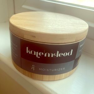 Kate McLeod body stone daily moisturizer